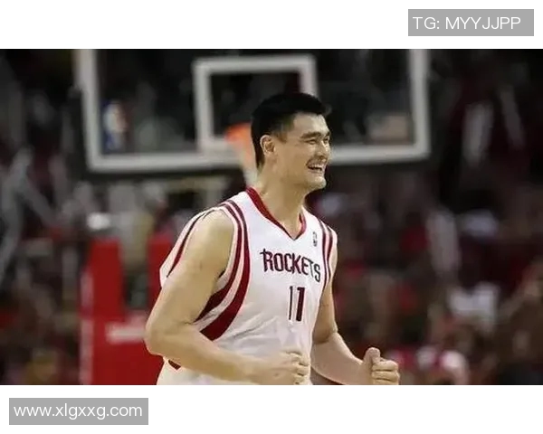 姚明首次尝试粤语交流展现篮球巨星的语言魅力与文化融合